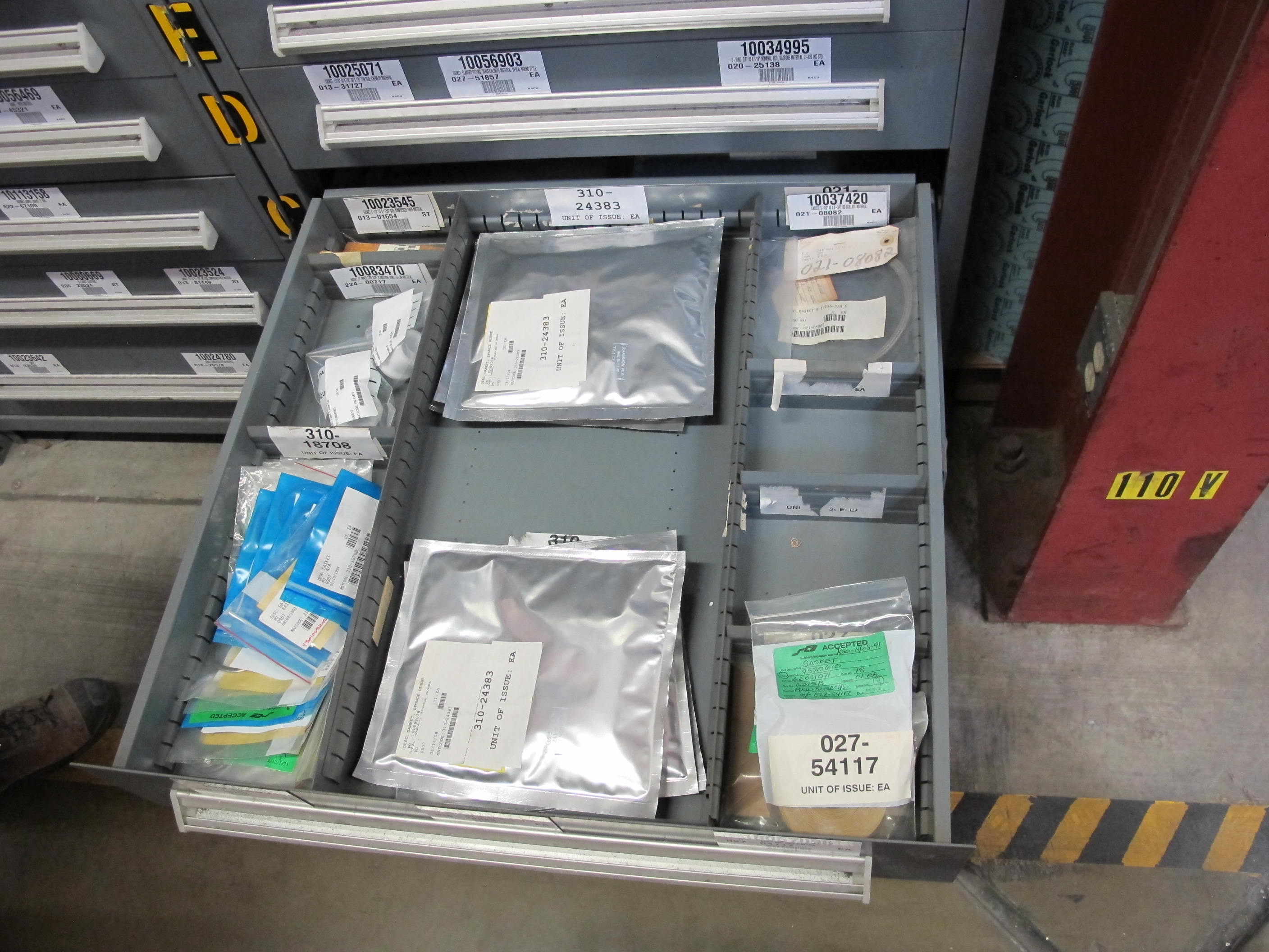 STANLEY VIDMAR HEAVY DUTY 12-DRAWER PARTS CABINET W/ CONTENTS (W-50) LOADING & HANDLING FEE $25-